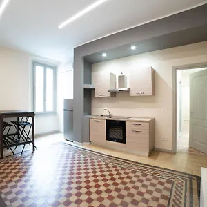  Apartment La Piazzetta Italien